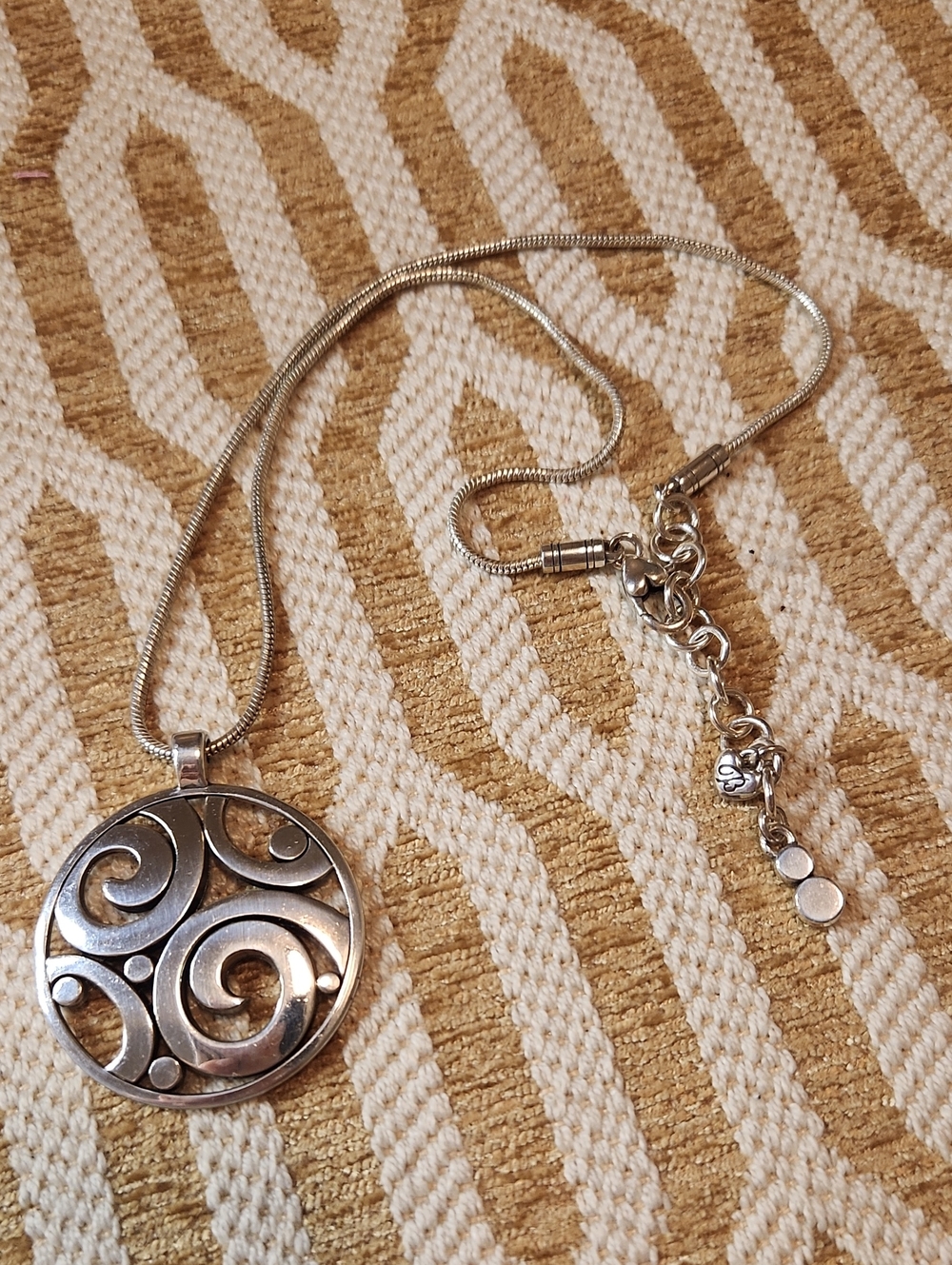 Silver Swirl Pendant Necklace - Elegant Women's Jewelry